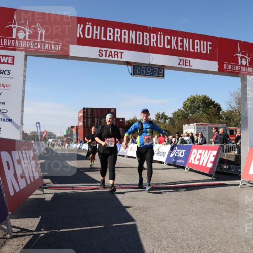 03.10.2025 - Köhlbrandbrückenlauf Lena Gebhardt http://msf.ph/oto/9075319 03.10.2025 13:39:33 Ziel 4621, 5135, 5176, 5444, 5741, 5745, 5991, 5998, 6259, 6560 meine-sportfotos.de