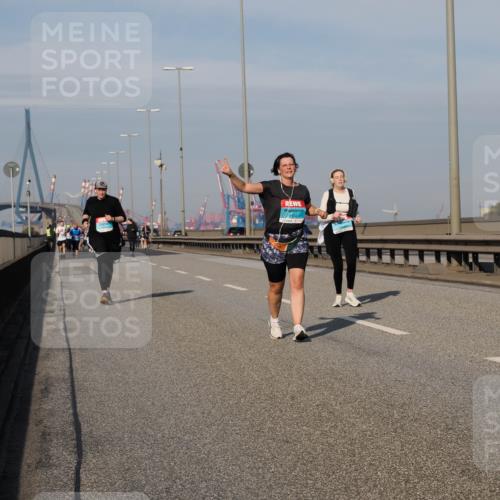 03.10.2025 - Köhlbrandbrückenlauf Fabian Wolf http://msf.ph/oto/9075321 03.10.2025 10:14:40 Position 3 2936, 3040 meine-sportfotos.de