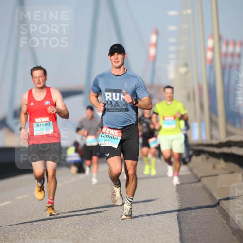 03.10.2025 - Köhlbrandbrückenlauf Jannik Wohlers http://msf.ph/oto/9075323 03.10.2025 09:41:47 Position 3 1268, 3152, 2024, 90, 2831 meine-sportfotos.de