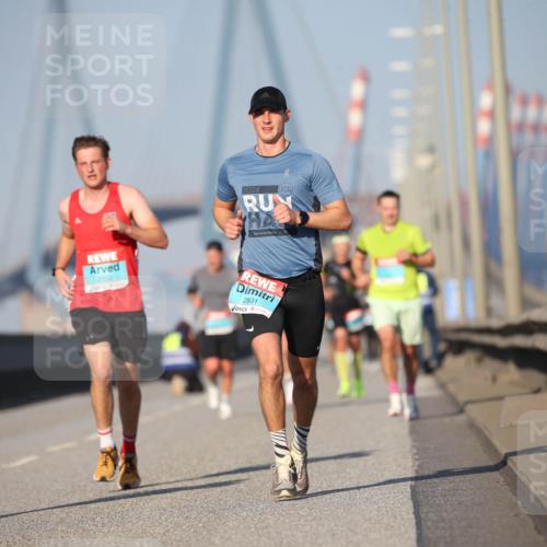 03.10.2025 - Köhlbrandbrückenlauf Jannik Wohlers http://msf.ph/oto/9075328 03.10.2025 09:41:47 Position 3 1268, 3152, 2024, 9, 2831 meine-sportfotos.de