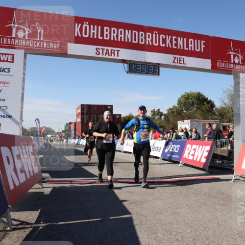 03.10.2025 - Köhlbrandbrückenlauf Lena Gebhardt http://msf.ph/oto/9075331 03.10.2025 13:39:34 Ziel 4621, 5135, 5176, 5444, 5741, 5745, 5991, 6259, 6560 meine-sportfotos.de
