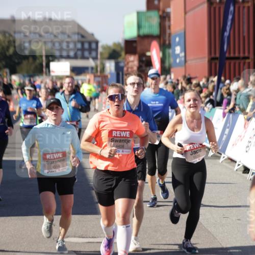 03.10.2025 - Köhlbrandbrückenlauf Jannik Wohlers http://msf.ph/oto/9075340 03.10.2025 13:16:29 Ziel 4144, 4146, 4314, 4317, 4347, 4408, 4414, 4563, 4586, 4928, 4952, 5032, 5104, 5498, 5570, 5694, 5815, 5836, 5983, 6208, 6353, 6377, 6761, 6771, 6812 meine-sportfotos.de