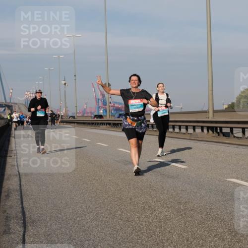 03.10.2025 - Köhlbrandbrückenlauf Fabian Wolf http://msf.ph/oto/9075343 03.10.2025 10:14:41 Position 3 2936 meine-sportfotos.de