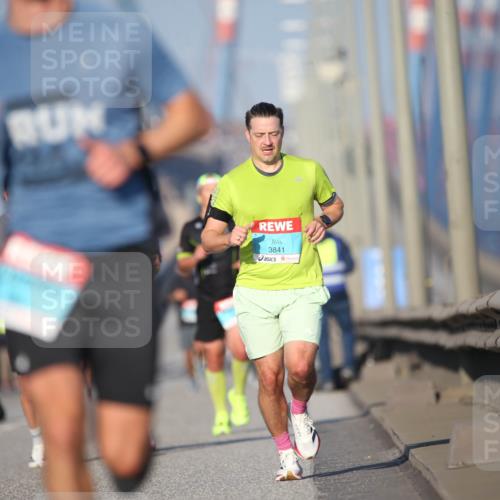 03.10.2025 - Köhlbrandbrückenlauf Jannik Wohlers http://msf.ph/oto/9075345 03.10.2025 09:41:49 Position 3 3841 meine-sportfotos.de