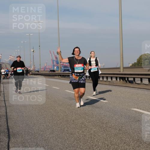 03.10.2025 - Köhlbrandbrückenlauf Fabian Wolf http://msf.ph/oto/9075354 03.10.2025 10:14:41 Position 3 2936, 285 meine-sportfotos.de