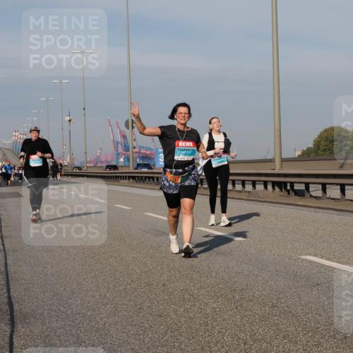 03.10.2025 - Köhlbrandbrückenlauf Fabian Wolf http://msf.ph/oto/9075364 03.10.2025 10:14:41 Position 3 2936 meine-sportfotos.de