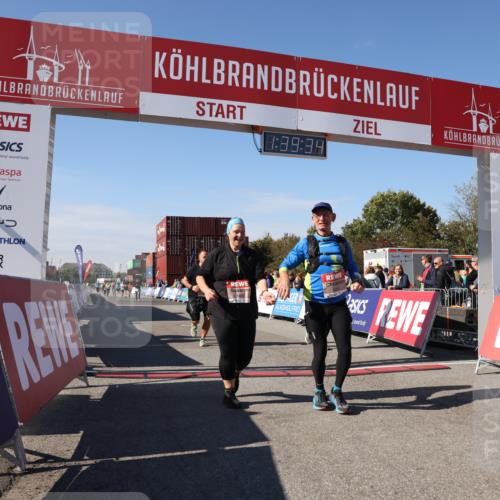 03.10.2025 - Köhlbrandbrückenlauf Lena Gebhardt http://msf.ph/oto/9075370 03.10.2025 13:39:34 Ziel 4621, 5135, 5176, 5444, 5741, 5745, 5991, 6259, 6560 meine-sportfotos.de