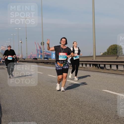 03.10.2025 - Köhlbrandbrückenlauf Fabian Wolf http://msf.ph/oto/9075374 03.10.2025 10:14:41 Position 3 2936 meine-sportfotos.de