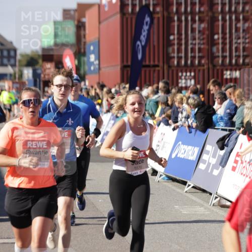 03.10.2025 - Köhlbrandbrückenlauf Jannik Wohlers http://msf.ph/oto/9075376 03.10.2025 13:16:29 Ziel 4144, 4146, 4314, 4317, 4347, 4408, 4414, 4563, 4586, 4928, 4952, 5032, 5104, 5498, 5570, 5694, 5815, 5836, 5983, 6208, 6353, 6377, 6761, 6771, 6812 meine-sportfotos.de