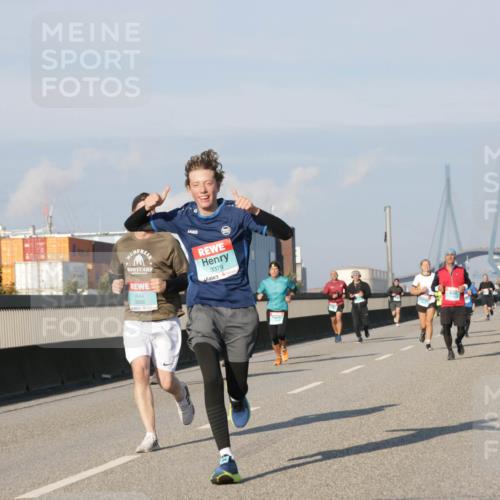 03.10.2025 - Köhlbrandbrückenlauf Jannik Wohlers http://msf.ph/oto/9075378 03.10.2025 09:51:29 Position 3 3835, 3379 meine-sportfotos.de