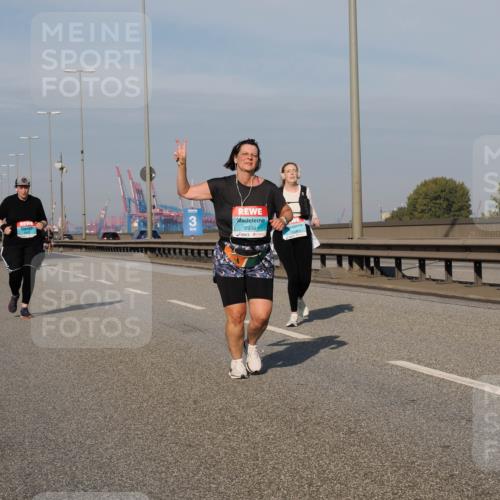 03.10.2025 - Köhlbrandbrückenlauf Fabian Wolf http://msf.ph/oto/9075397 03.10.2025 10:14:42 Position 3 3, 2936 meine-sportfotos.de