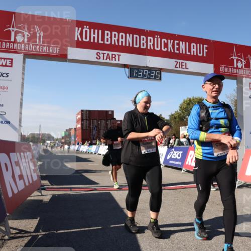 03.10.2025 - Köhlbrandbrückenlauf Lena Gebhardt http://msf.ph/oto/9075401 03.10.2025 13:39:35 Ziel 4621, 5135, 5176, 5444, 5991, 6259, 6560 meine-sportfotos.de