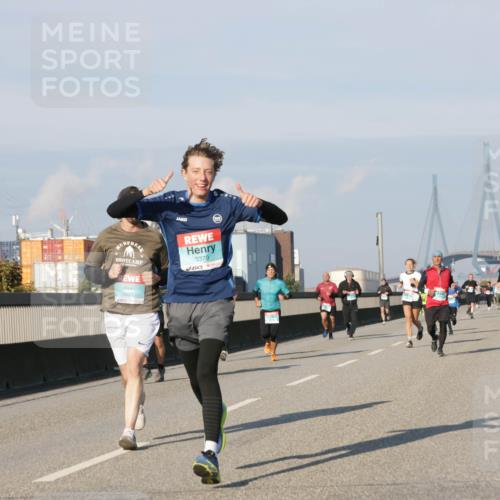 03.10.2025 - Köhlbrandbrückenlauf Jannik Wohlers http://msf.ph/oto/9075405 03.10.2025 09:51:29 Position 3 3379, 3835 meine-sportfotos.de