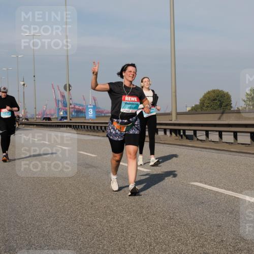 03.10.2025 - Köhlbrandbrückenlauf Fabian Wolf http://msf.ph/oto/9075408 03.10.2025 10:14:42 Position 3 3, 2936 meine-sportfotos.de