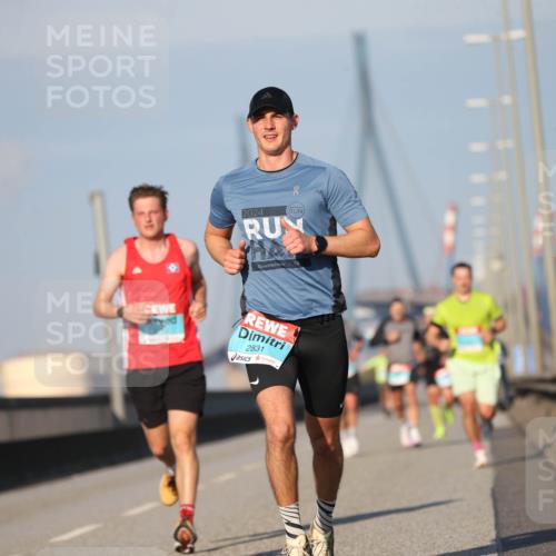 03.10.2025 - Köhlbrandbrückenlauf Jannik Wohlers http://msf.ph/oto/9075414 03.10.2025 09:41:51 Position 3 1268, 2024, 2831 meine-sportfotos.de