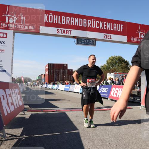 03.10.2025 - Köhlbrandbrückenlauf Lena Gebhardt http://msf.ph/oto/9075425 03.10.2025 13:39:37 Ziel 4621, 5135, 5176, 5444, 5991, 6259 meine-sportfotos.de
