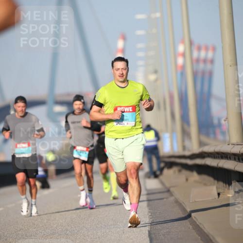 03.10.2025 - Köhlbrandbrückenlauf Jannik Wohlers http://msf.ph/oto/9075426 03.10.2025 09:41:52 Position 3 3841, 1, 2 meine-sportfotos.de