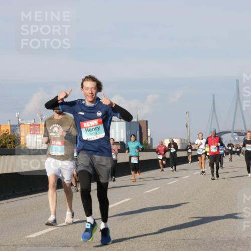 03.10.2025 - Köhlbrandbrückenlauf Jannik Wohlers http://msf.ph/oto/9075437 03.10.2025 09:51:29 Position 3 3835, 3379 meine-sportfotos.de