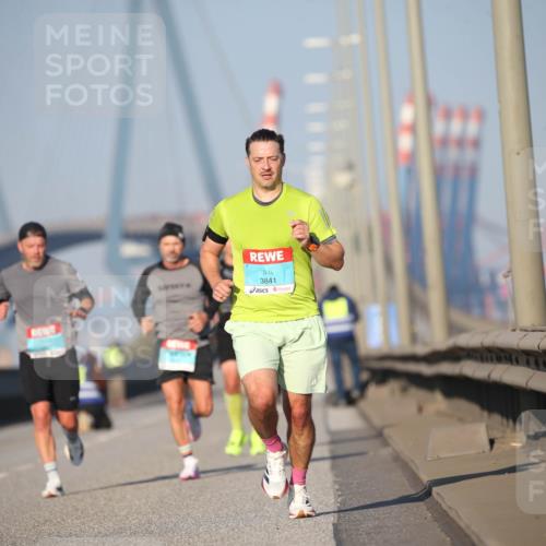 03.10.2025 - Köhlbrandbrückenlauf Jannik Wohlers http://msf.ph/oto/9075438 03.10.2025 09:41:53 Position 3 3841 meine-sportfotos.de
