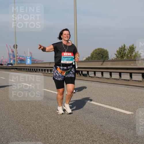 03.10.2025 - Köhlbrandbrückenlauf Fabian Wolf http://msf.ph/oto/9075440 03.10.2025 10:14:42 Position 3 3, 2936 meine-sportfotos.de