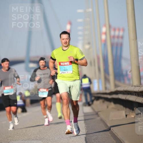 03.10.2025 - Köhlbrandbrückenlauf Jannik Wohlers http://msf.ph/oto/9075444 03.10.2025 09:41:53 Position 3 3841 meine-sportfotos.de