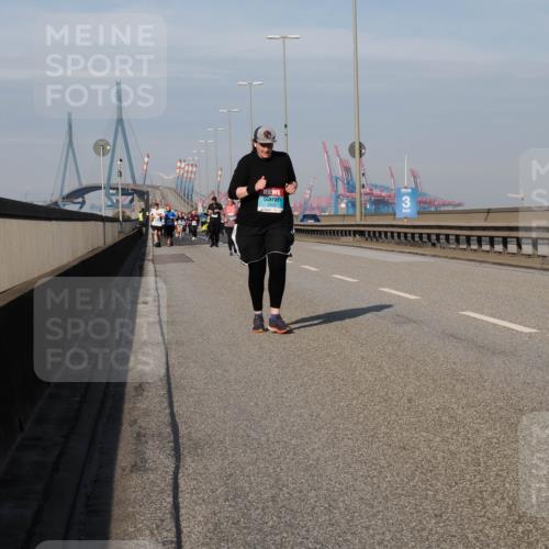 03.10.2025 - Köhlbrandbrückenlauf Fabian Wolf http://msf.ph/oto/9075471 03.10.2025 10:14:44 Position 3 2602, 1, 3 meine-sportfotos.de
