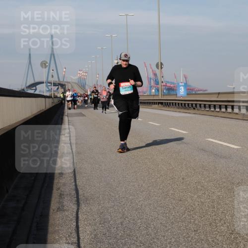 03.10.2025 - Köhlbrandbrückenlauf Fabian Wolf http://msf.ph/oto/9075489 03.10.2025 10:14:44 Position 3 2602, 3 meine-sportfotos.de