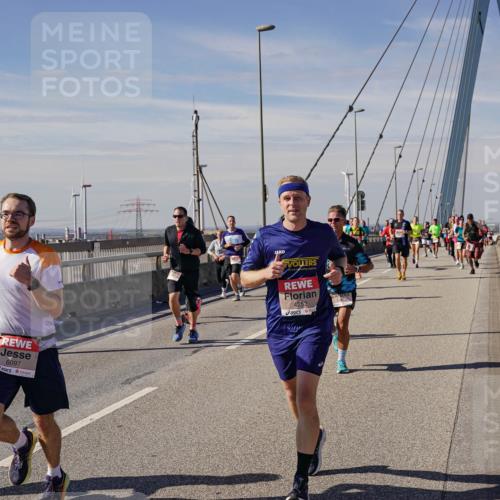 03.10.2025 - Köhlbrandbrückenlauf Michael Burmester http://msf.ph/oto/9075493 03.10.2025 12:40:49 Position 2 6097, 4252 meine-sportfotos.de