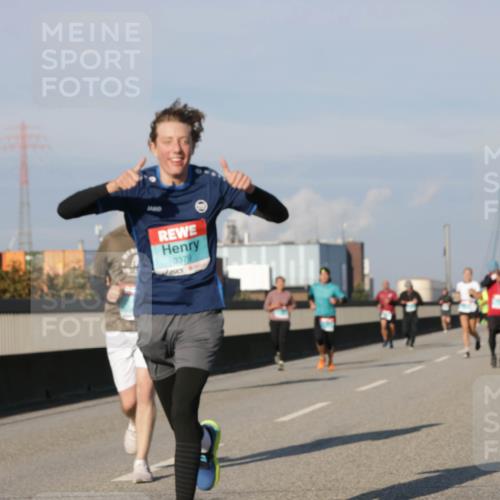 03.10.2025 - Köhlbrandbrückenlauf Jannik Wohlers http://msf.ph/oto/9075494 03.10.2025 09:51:30 Position 3 3379 meine-sportfotos.de