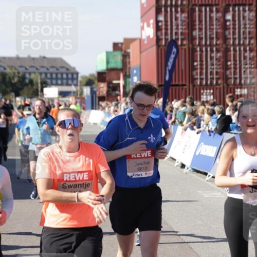 03.10.2025 - Köhlbrandbrückenlauf Jannik Wohlers http://msf.ph/oto/9075496 03.10.2025 13:16:31 Ziel 4036, 4144, 4146, 4314, 4317, 4408, 4414, 4586, 4952, 5104, 5498, 5570, 5630, 5694, 5815, 5983, 6208, 6353, 6377, 6761, 6771, 6812 meine-sportfotos.de