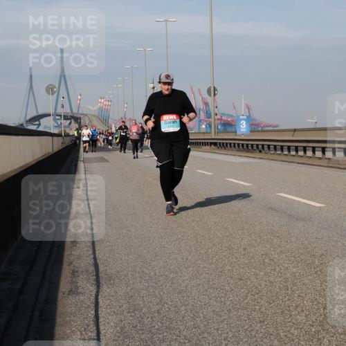 03.10.2025 - Köhlbrandbrückenlauf Fabian Wolf http://msf.ph/oto/9075498 03.10.2025 10:14:44 Position 3 2602, 964 meine-sportfotos.de