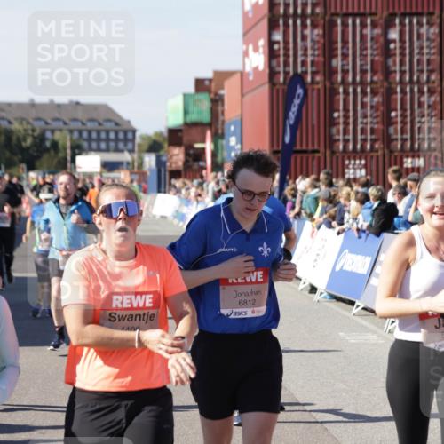 03.10.2025 - Köhlbrandbrückenlauf Jannik Wohlers http://msf.ph/oto/9075505 03.10.2025 13:16:31 Ziel 4036, 4144, 4146, 4314, 4317, 4408, 4414, 4586, 4952, 5104, 5498, 5570, 5630, 5694, 5815, 5983, 6208, 6353, 6377, 6761, 6771, 6812 meine-sportfotos.de