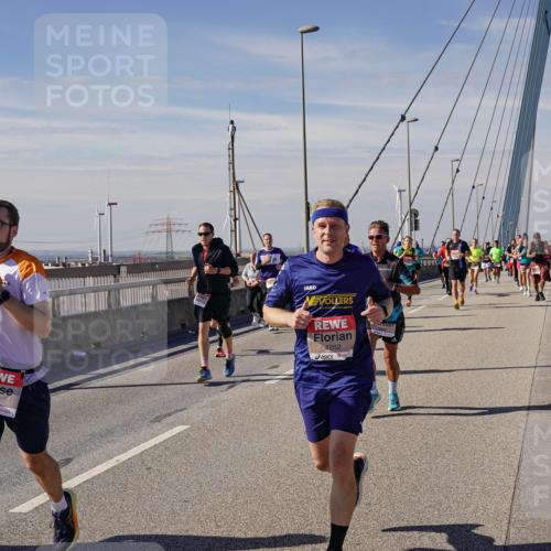 03.10.2025 - Köhlbrandbrückenlauf Michael Burmester http://msf.ph/oto/9075506 03.10.2025 12:40:50 Position 2 6097, 4252 meine-sportfotos.de