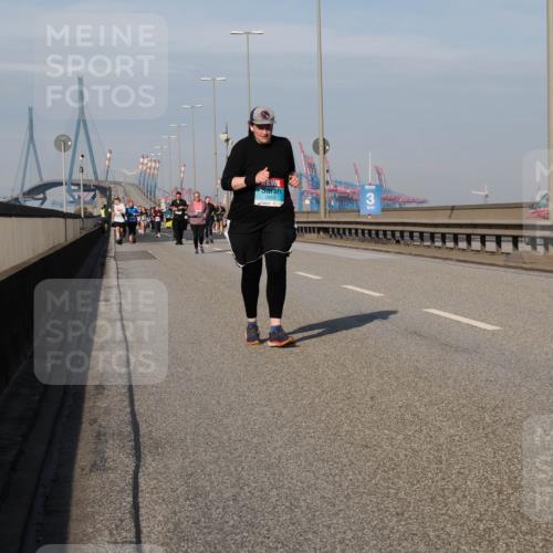 03.10.2025 - Köhlbrandbrückenlauf Fabian Wolf http://msf.ph/oto/9075511 03.10.2025 10:14:45 Position 3 2602, 964 meine-sportfotos.de
