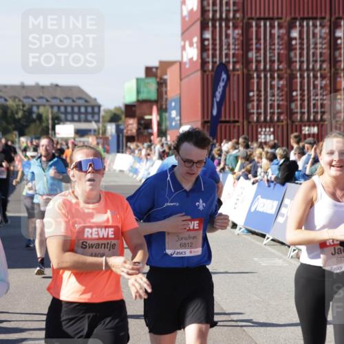 03.10.2025 - Köhlbrandbrückenlauf Jannik Wohlers http://msf.ph/oto/9075515 03.10.2025 13:16:31 Ziel 4036, 4144, 4146, 4314, 4317, 4408, 4414, 4586, 4952, 5104, 5498, 5570, 5630, 5694, 5815, 5983, 6208, 6353, 6377, 6761, 6771, 6812 meine-sportfotos.de