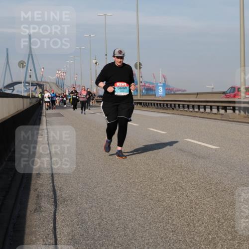 03.10.2025 - Köhlbrandbrückenlauf Fabian Wolf http://msf.ph/oto/9075524 03.10.2025 10:14:45 Position 3 2602, 964 meine-sportfotos.de
