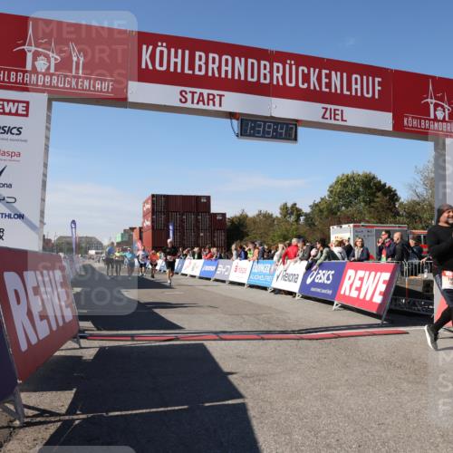 03.10.2025 - Köhlbrandbrückenlauf Lena Gebhardt http://msf.ph/oto/9075525 03.10.2025 13:39:47 Ziel 5264, 5508, 5565, 5566, 6399, 6400 meine-sportfotos.de