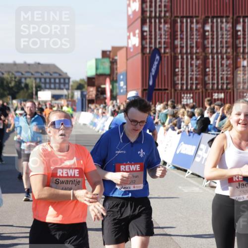 03.10.2025 - Köhlbrandbrückenlauf Jannik Wohlers http://msf.ph/oto/9075526 03.10.2025 13:16:31 Ziel 4036, 4144, 4146, 4314, 4317, 4408, 4414, 4586, 4952, 5104, 5498, 5570, 5630, 5694, 5815, 5983, 6208, 6353, 6377, 6761, 6771, 6812 meine-sportfotos.de