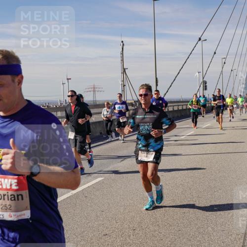 03.10.2025 - Köhlbrandbrückenlauf Michael Burmester http://msf.ph/oto/9075530 03.10.2025 12:40:51 Position 2 4252 meine-sportfotos.de