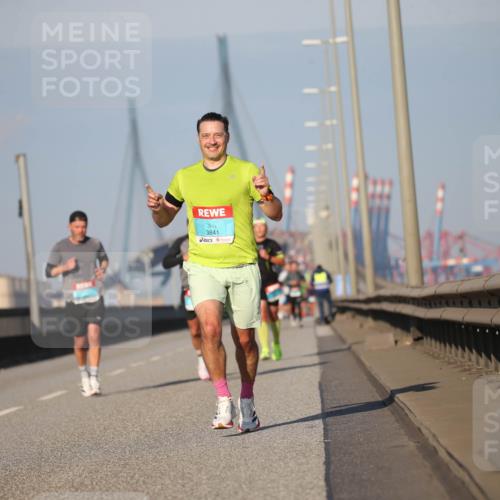 03.10.2025 - Köhlbrandbrückenlauf Jannik Wohlers http://msf.ph/oto/9075536 03.10.2025 09:41:56 Position 3 3841 meine-sportfotos.de
