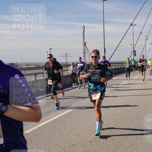 03.10.2025 - Köhlbrandbrückenlauf Michael Burmester http://msf.ph/oto/9075538 03.10.2025 12:40:51 Position 2 4252 meine-sportfotos.de