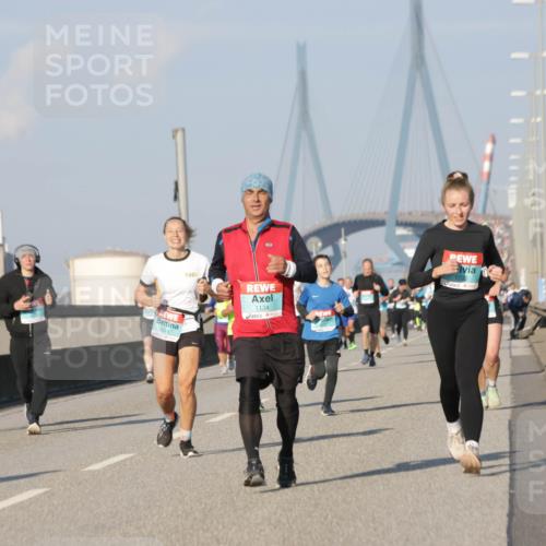 03.10.2025 - Köhlbrandbrückenlauf Jannik Wohlers http://msf.ph/oto/9075547 03.10.2025 09:51:32 Position 3 3341, 1134 meine-sportfotos.de