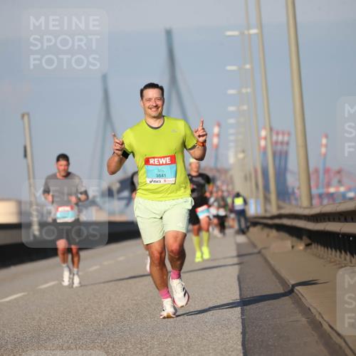 03.10.2025 - Köhlbrandbrückenlauf Jannik Wohlers http://msf.ph/oto/9075552 03.10.2025 09:41:56 Position 3 3841 meine-sportfotos.de
