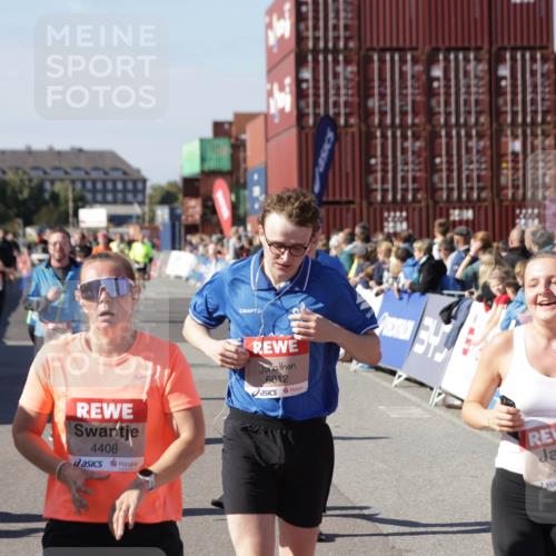 03.10.2025 - Köhlbrandbrückenlauf Jannik Wohlers http://msf.ph/oto/9075567 03.10.2025 13:16:31 Ziel 4036, 4144, 4146, 4314, 4317, 4408, 4414, 4586, 4952, 5104, 5498, 5570, 5630, 5694, 5815, 5983, 6208, 6353, 6377, 6761, 6771, 6812 meine-sportfotos.de