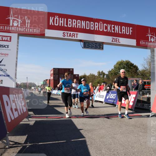 03.10.2025 - Köhlbrandbrückenlauf Lena Gebhardt http://msf.ph/oto/9075580 03.10.2025 13:39:53 Ziel 5264, 5484, 5487, 5508, 5565, 5566, 6399, 6400, 6401, 6403, 6522 meine-sportfotos.de
