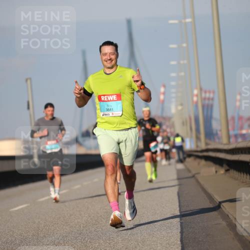 03.10.2025 - Köhlbrandbrückenlauf Jannik Wohlers http://msf.ph/oto/9075584 03.10.2025 09:41:57 Position 3 3841 meine-sportfotos.de