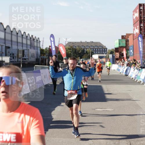 03.10.2025 - Köhlbrandbrückenlauf Jannik Wohlers http://msf.ph/oto/9075586 03.10.2025 13:16:33 Ziel 4036, 4146, 4235, 4314, 4408, 4414, 4586, 4952, 5104, 5498, 5570, 5630, 5694, 5815, 5983, 6208, 6353, 6377, 6761, 6812 meine-sportfotos.de