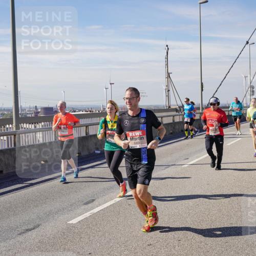 03.10.2025 - Köhlbrandbrückenlauf Michael Burmester http://msf.ph/oto/9075619 03.10.2025 12:40:55 Position 2 6465, 2025 meine-sportfotos.de