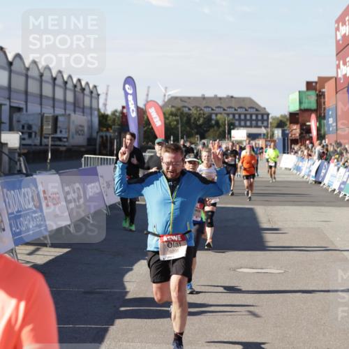 03.10.2025 - Köhlbrandbrückenlauf Jannik Wohlers http://msf.ph/oto/9075621 03.10.2025 13:16:33 Ziel 4036, 4146, 4235, 4314, 4408, 4414, 4586, 4952, 5104, 5498, 5570, 5630, 5694, 5815, 5983, 6208, 6353, 6377, 6761, 6812 meine-sportfotos.de
