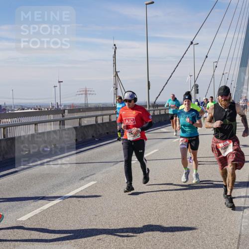 03.10.2025 - Köhlbrandbrückenlauf Michael Burmester http://msf.ph/oto/9075633 03.10.2025 12:40:56 Position 2 6465, 7 meine-sportfotos.de